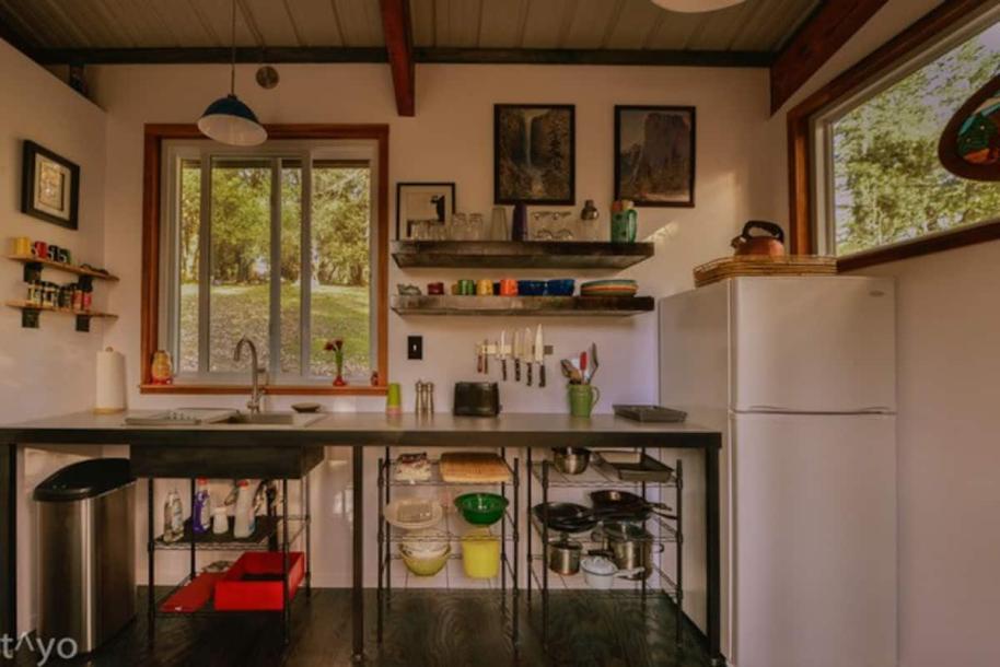 Yurt in Oakhurst, California 2 guests1 bedroom1 bed1.5 baths-12