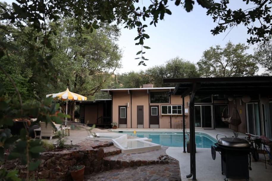 Entire home in Three Rivers, California 6 guests3 bedrooms4 beds2 baths-18