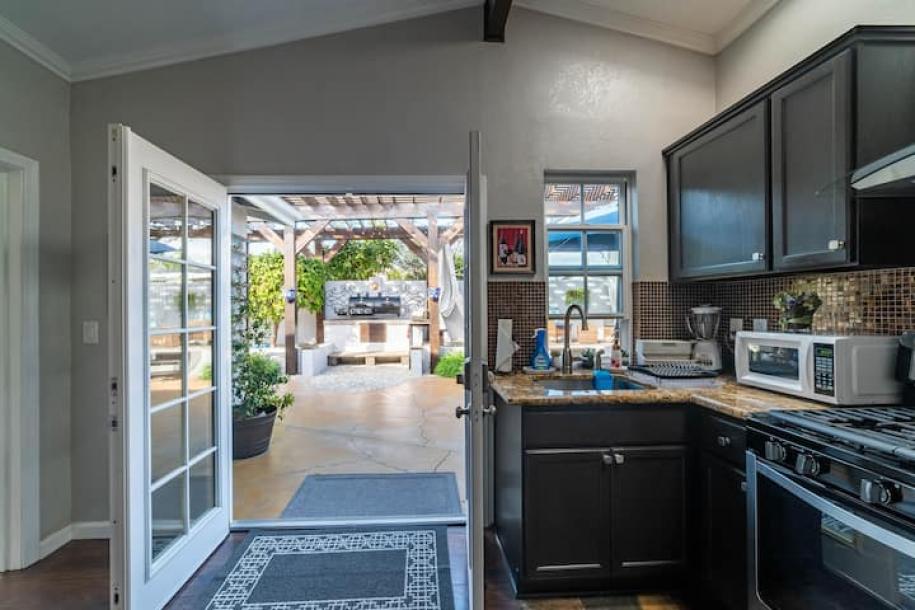 Entire guesthouse in San Diego, California 3 guests1 bedroom2 beds1 bath-8