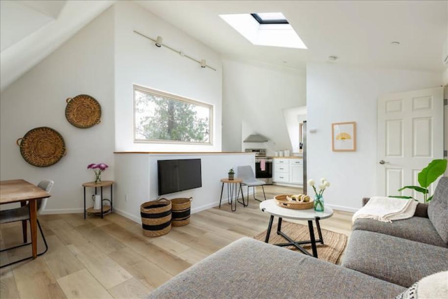 Entire home in San Luis Obispo, California 2 guests1 bedroom1 bed1 bath-19