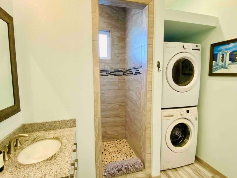 Entire cottage in Crescent City, California 3 guests1 bedroom2 beds1 bath-5