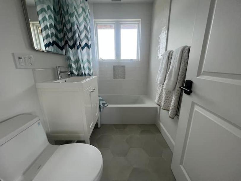 Private room in home in Santa Barbara, California 2 guests1 bedroom1 bed1 private bath-2