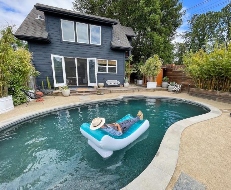 Entire home in Graton, California 4 guests1 bedroom2 beds2 baths-18