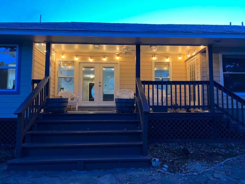 Entire home in Canyon Lake, Texas 7 guests2 bedrooms4 beds2 baths-1