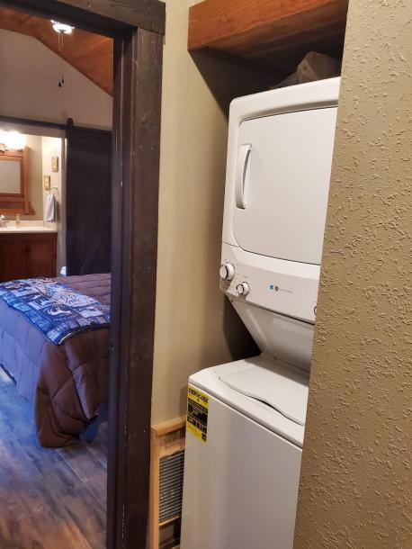 Entire cabin in Douglas City, California 4 guests2 bedrooms2 beds2 baths-3