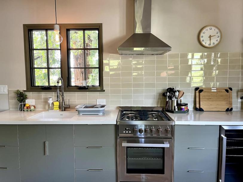 Entire guesthouse in Altadena, California 2 guests1 bedroom1 bed1 bath-11