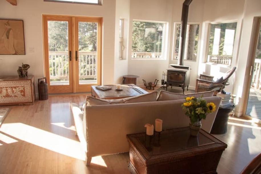 Entire home in Muir Beach, California 2 guests1 bedroom1 bed2 baths-10