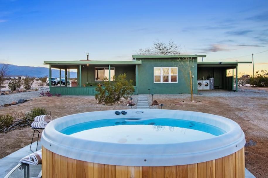 Entire home in Twentynine Palms, California 4 guests2 bedrooms2 beds2 baths-15