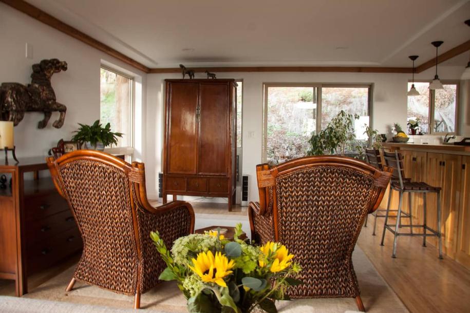 Entire home in Muir Beach, California 2 guests1 bedroom1 bed2 baths-8