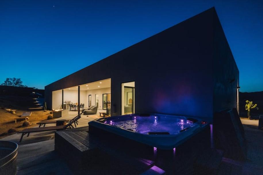 Entire home in Joshua Tree, California 6 guests2 bedrooms2 beds3 baths-10