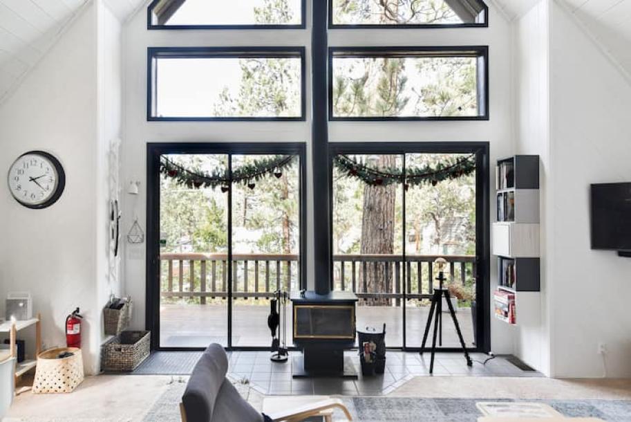 Entire cabin in Big Bear, California 4 guests1 bedroom1 bed2 baths-12