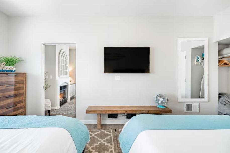 Entire condo in Oceano, California 6 guests1 bedroom3 beds1 bath-11