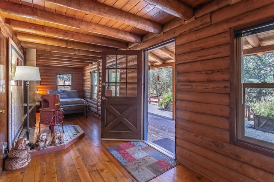 Entire cabin in Squaw Valley, California 8 guests3 bedrooms4 beds2 baths-10