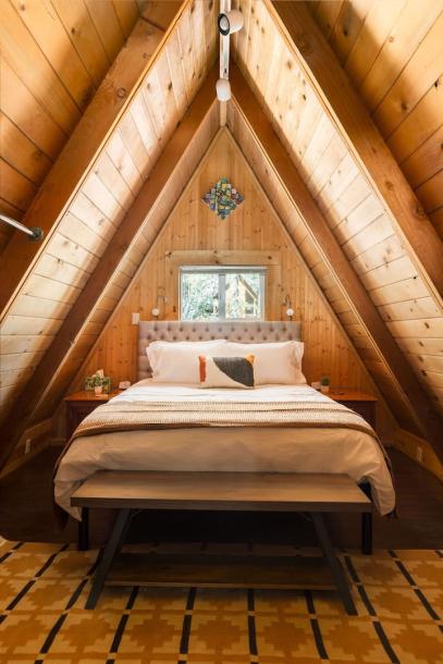 Entire cabin in Truckee, California 5 guests2 bedrooms2 beds1 bath-5