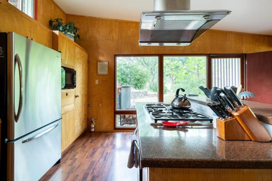Entire home in Red Bluff, California 4 guests3 bedrooms3 beds2 baths-15