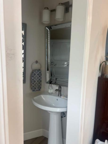 Entire home in Los Gatos, California 2 guests1 bedroom1 bed1.5 baths-3