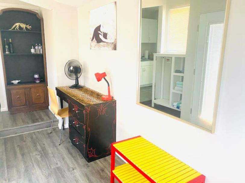 Entire bungalow in San Diego, California 2 guestsStudio1 bed1 bath-1