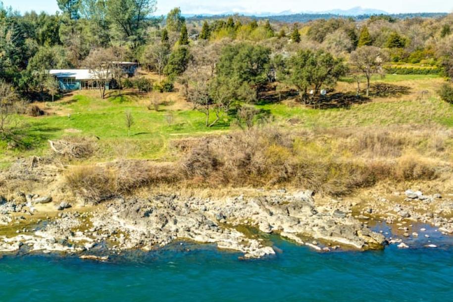 Entire home in Red Bluff, California 4 guests3 bedrooms3 beds2 baths-4