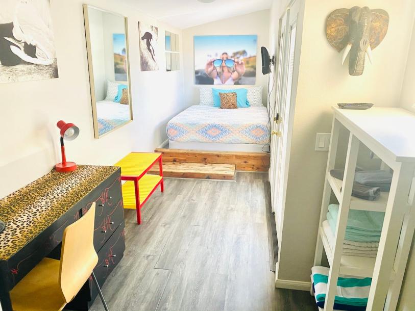 Entire bungalow in San Diego, California 2 guestsStudio1 bed1 bath-3