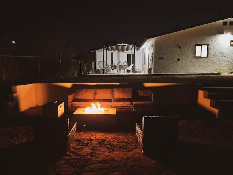 Entire home in Joshua Tree, California 4 guests2 bedrooms2 beds1 bath-5