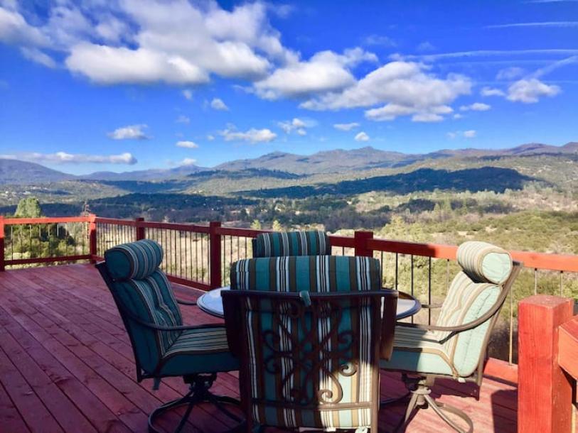 Entire cabin in Oakhurst, California 4 guests1 bedroom2 beds1 bath-3