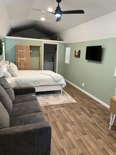 Entire guesthouse in Orland, California 4 guests1 bedroom2 beds1 bath-5