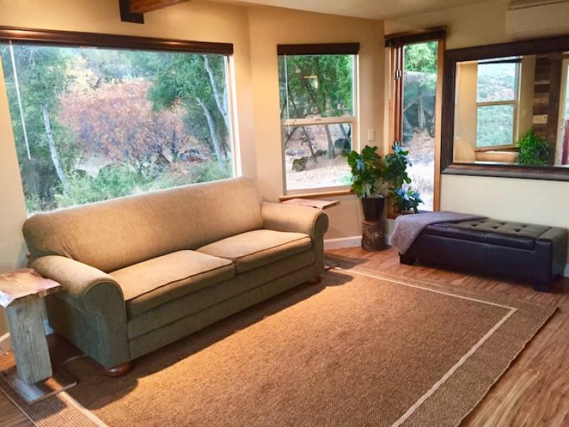 Entire cabin in Oakhurst, California 4 guests1 bedroom2 beds1 bath-7
