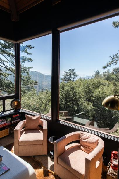 Entire cabin in Crestline, California 6 guests3 bedrooms4 beds3 baths-19