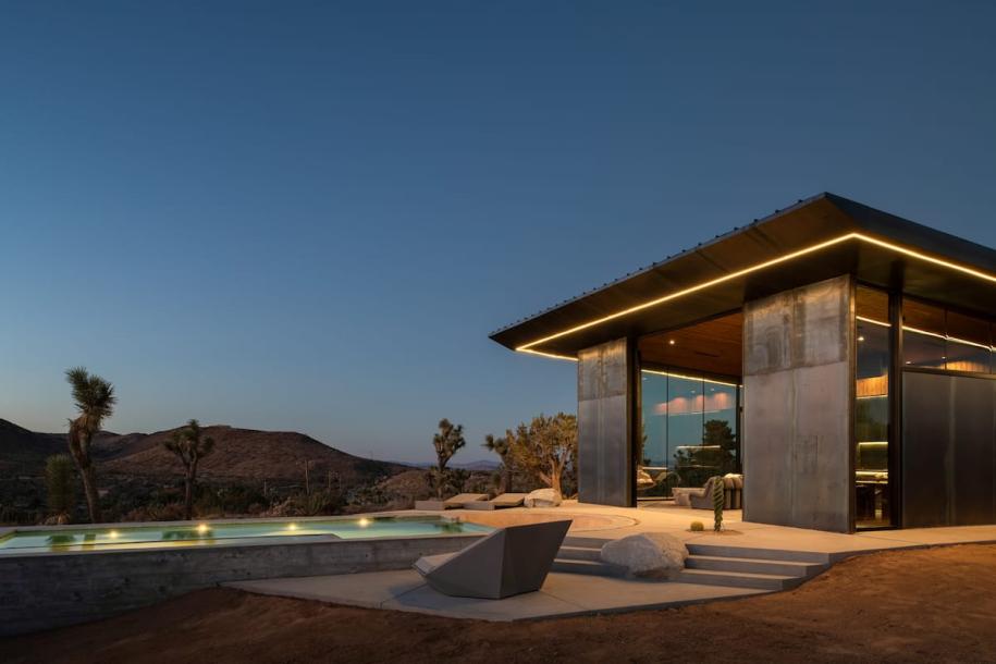 Entire home in Yucca Valley, California 4 guests2 bedrooms2 beds2 baths-19