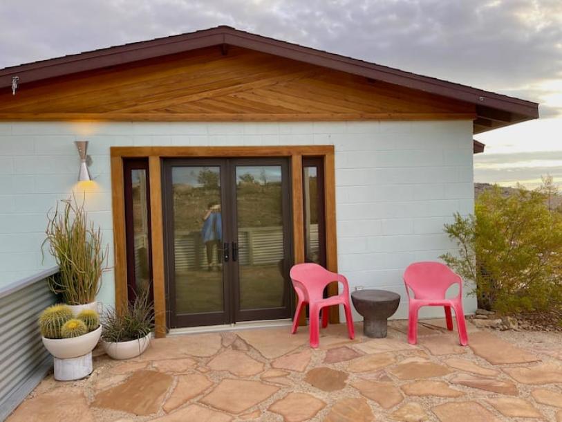 Entire cabin in Joshua Tree, California 2 guestsStudio1 bed1 bath-0