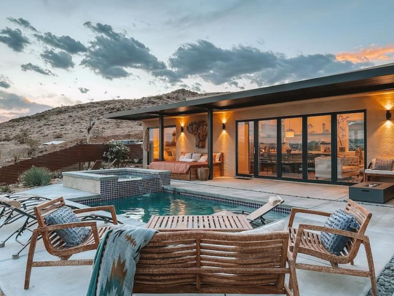 Entire home in Joshua Tree, California 6 guests2 bedrooms3 beds2 baths-0