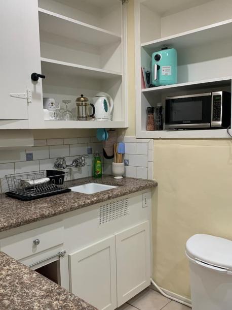 Entire guesthouse in Redondo Beach, California 2 guests1 bedroom1 bed1 bath-3