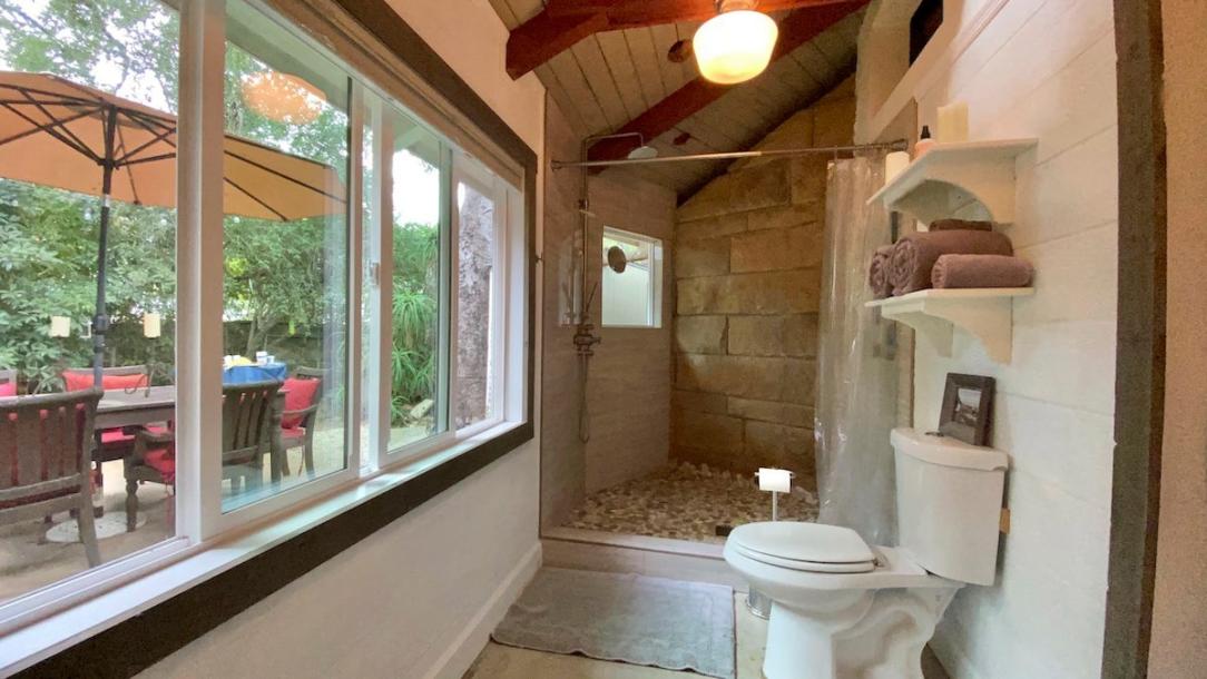 Entire guesthouse in Santa Barbara, California 3 guests1 bedroom1 bed1 bath-7