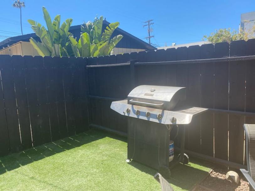 Entire bungalow in San Diego, California 2 guestsStudio1 bed1 bath-8