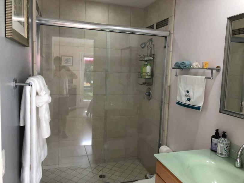 Private room in guest suite in Huntington Beach, California 2 guests1 bedroom1 bed1 private bath-13