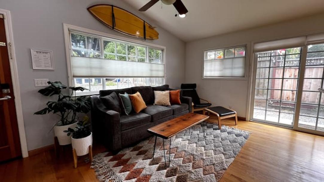 Entire guesthouse in El Granada, California 2 guests1 bedroom1 bed1 bath-12