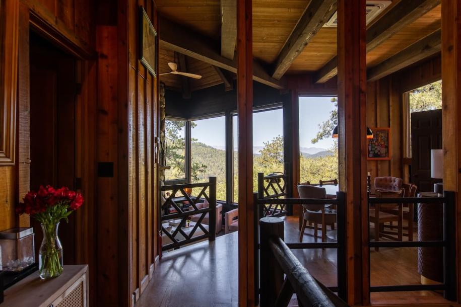 Entire cabin in Crestline, California 6 guests3 bedrooms4 beds3 baths-1