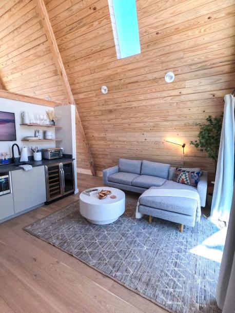 Treehouse in Fredericksburg, Texas 2 guests1 bedroom1 bed1 bath-15