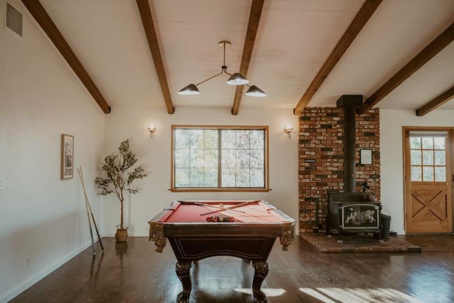 Entire home in Mariposa, California 8 guests3 bedrooms5 beds2.5 baths-15