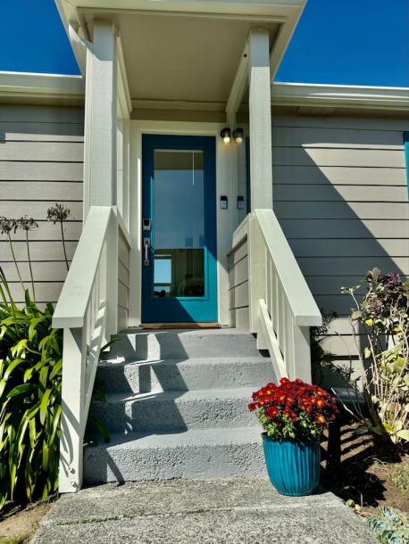 Entire home in Crescent City, California 4 guests2 bedrooms2 beds1 bath-0