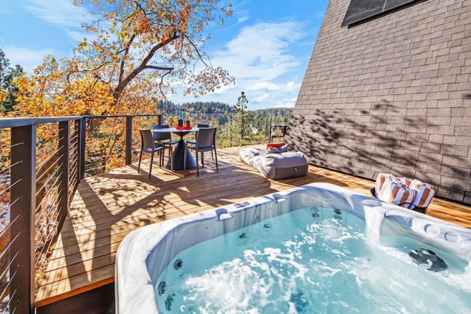Entire cabin in Big Bear, California 5 guests2 bedrooms2 beds1 bath-13