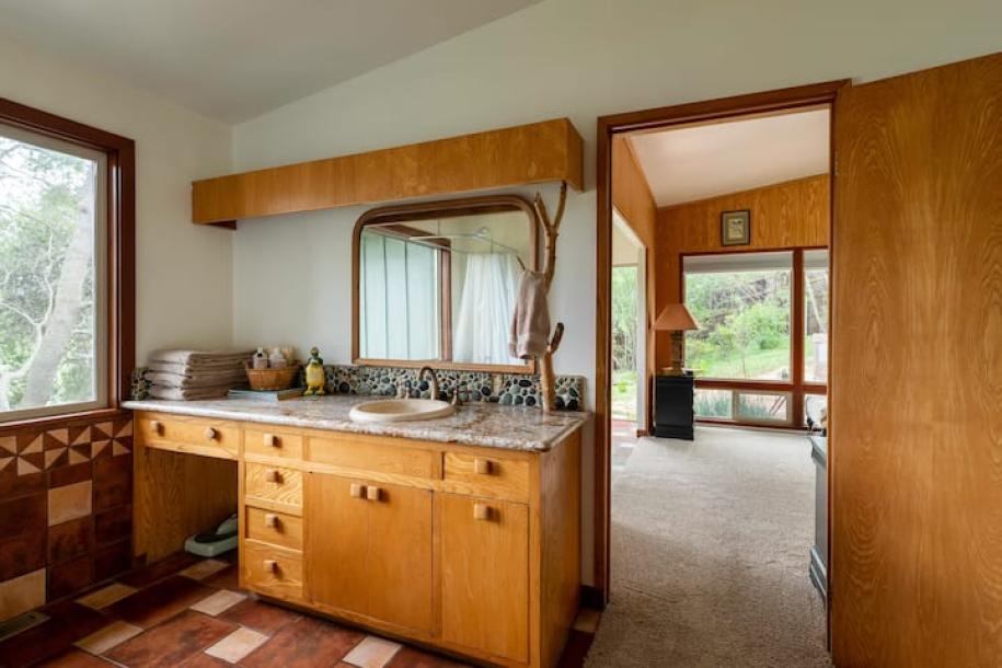 Entire home in Red Bluff, California 4 guests3 bedrooms3 beds2 baths-6