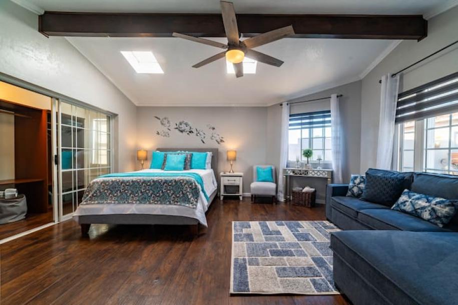 Entire guesthouse in San Diego, California 3 guests1 bedroom2 beds1 bath-12