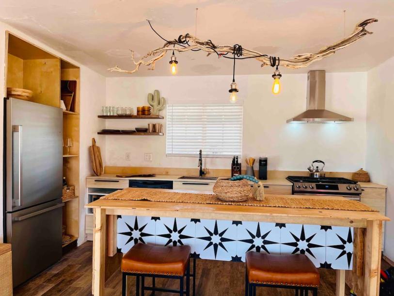 Entire home in Yucca Valley, California 2 guests1 bedroom1 bed1 bath-13