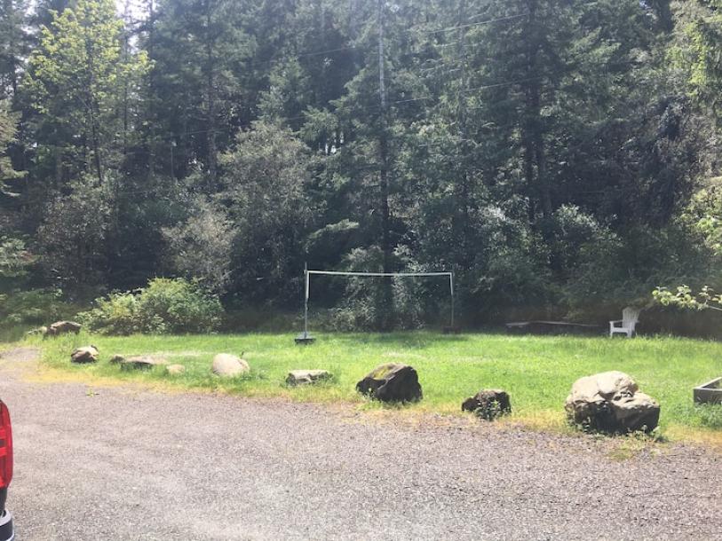 Entire cabin in Crescent City, California 4 guests1 bedroom2 beds1 bath-1