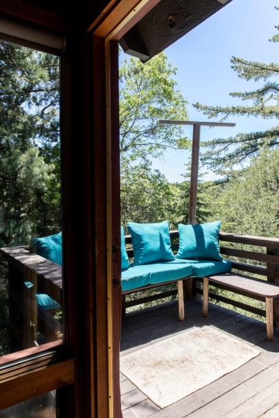 Entire cabin in Crestline, California 6 guests3 bedrooms4 beds3 baths-4