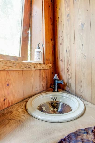 Treehouse in Bodega Bay, California 2 guests1 bedroom1 bed1 bath-11