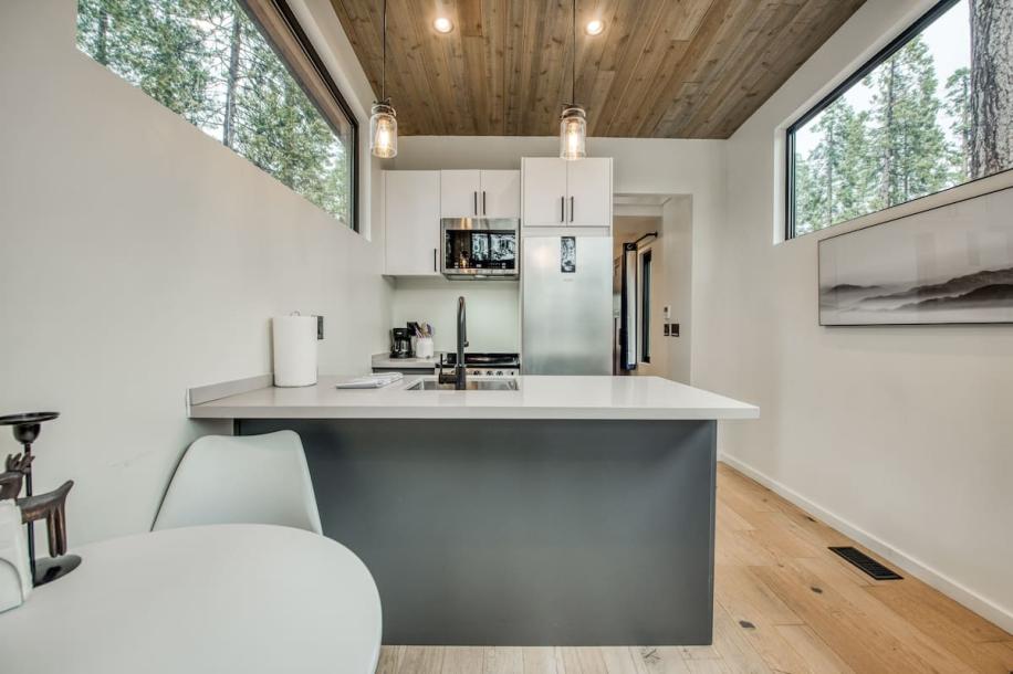 Tiny home in Shaver Lake, California 2 guests1 bedroom1 bed1 bath-11