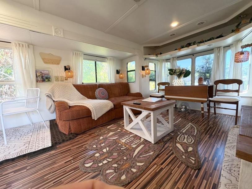 Tiny home in Thousand Oaks, California 2 guests1 bedroom1 bed1 bath-13