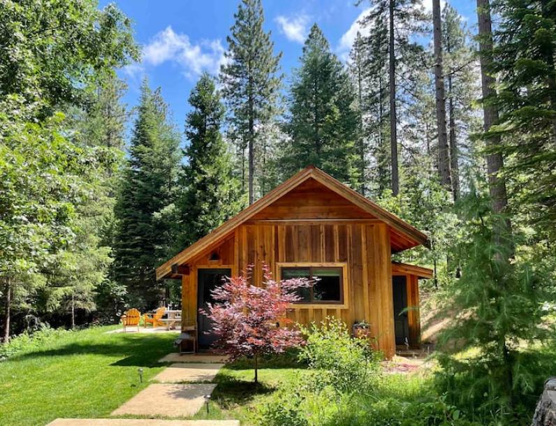 Entire home in Nevada City, California 2 guests1 bedroom1 bed1 bath-0